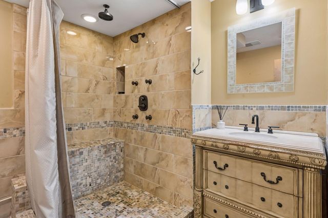 2433 Columbus Court, Minneapolis, MN 55404