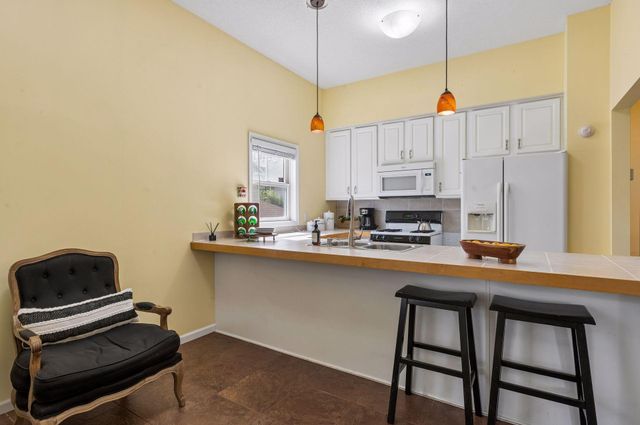2433 Columbus Court, Minneapolis, MN 55404