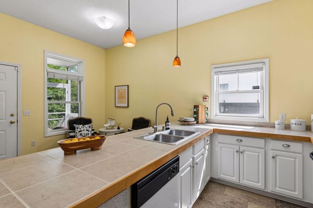 2433 Columbus Court, Minneapolis, MN 55404