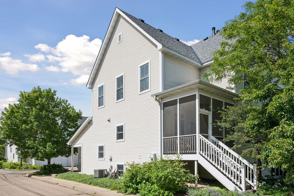 2433 Columbus Court, Minneapolis, MN 55404 — photo 2