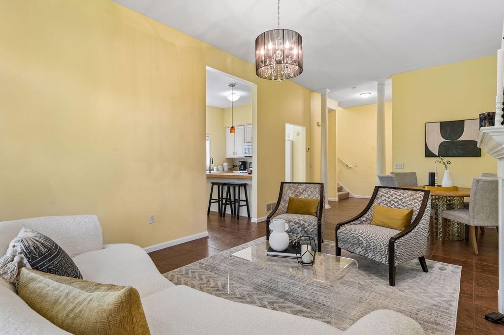 2433 Columbus Court, Minneapolis, MN 55404 — photo 5