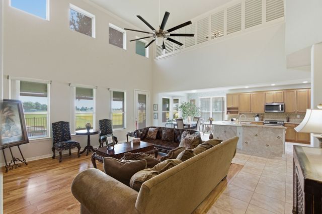 9601 Grandview Drive, Denton, TX 76207
