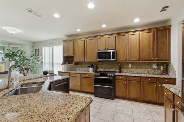 9601 Grandview Drive, Denton, TX 76207