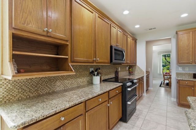 9601 Grandview Drive, Denton, TX 76207
