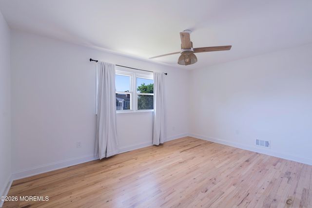8 Woolley Street, Monmouth Beach, NJ 07750