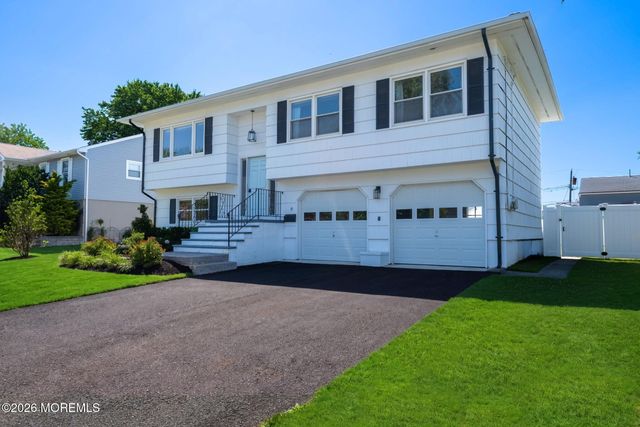 8 Woolley Street, Monmouth Beach, NJ 07750