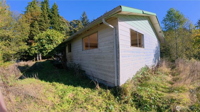 105 E Valley Road, Skamokawa, WA 98647