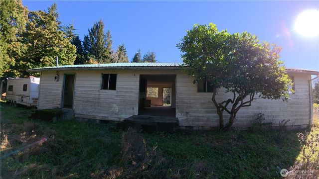 105 E Valley Road, Skamokawa, WA 98647