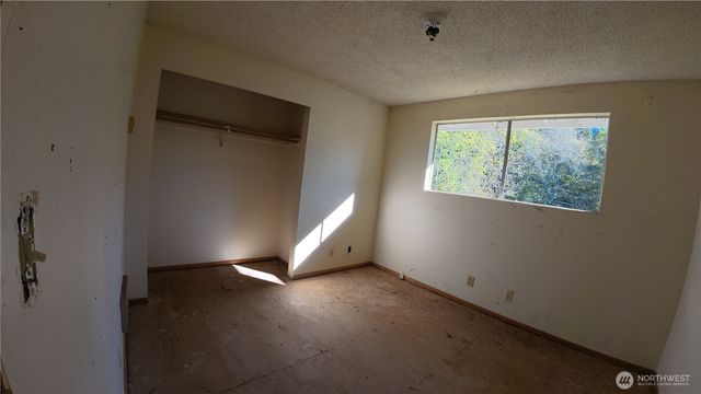 105 E Valley Road, Skamokawa, WA 98647
