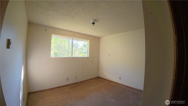105 E Valley Road, Skamokawa, WA 98647