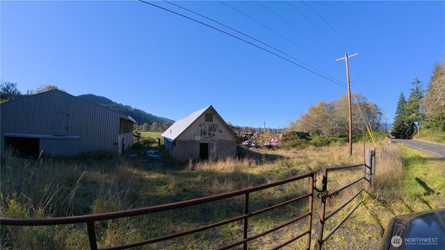 105 E Valley Road, Skamokawa, WA 98647