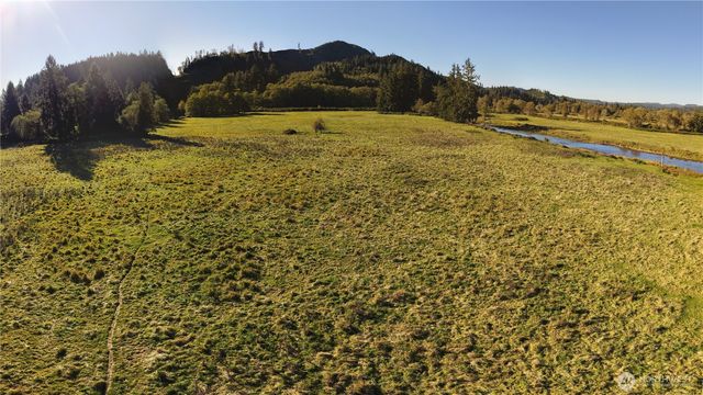 105 E Valley Road, Skamokawa, WA 98647