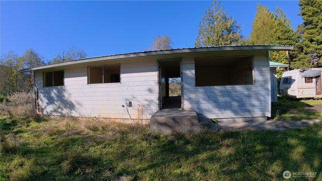 105 E Valley Road, Skamokawa, WA 98647