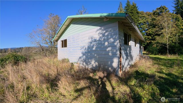105 E Valley Road, Skamokawa, WA 98647
