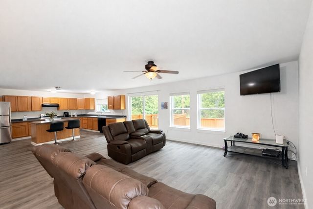 615 Monarch Boulevard, Mount Vernon, WA 98273