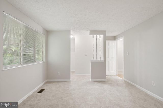 3601 WHARF LN, Triangle, VA 22172
