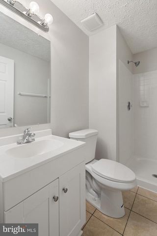 3601 WHARF LN, Triangle, VA 22172