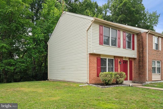 3601 WHARF LN, Triangle, VA 22172