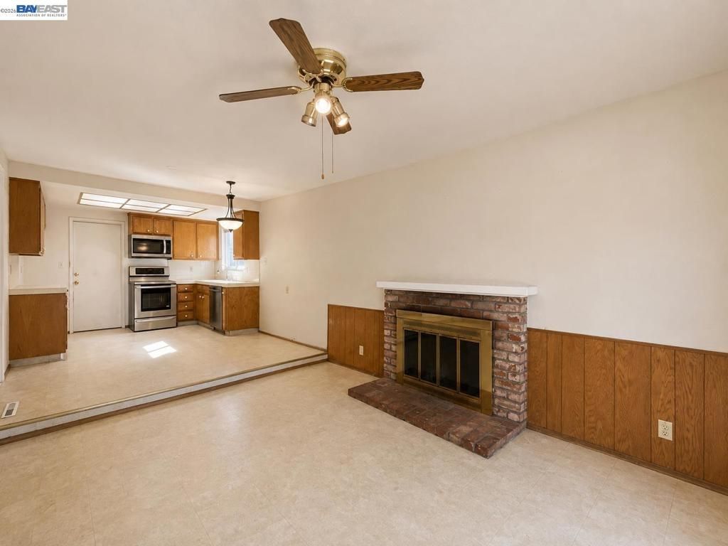 Image 6 of property listing at 38190 Camden St, Fremont, CA 94536