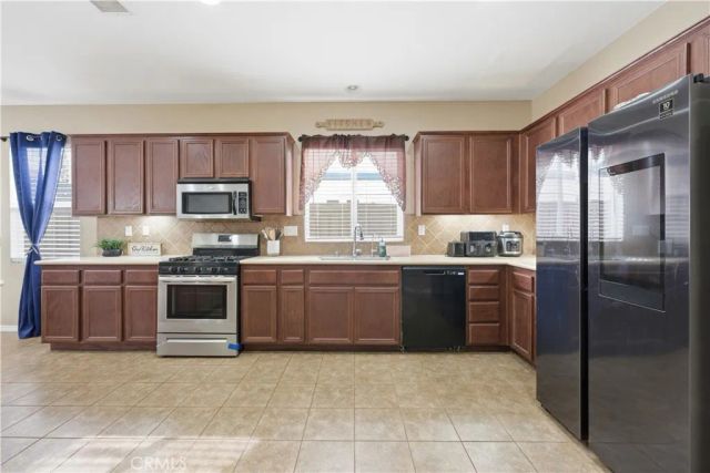 19830 Silverwood Drive, Lake Elsinore, CA 92530