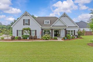 601 Charleston Mills Dr, Midland City, AL 36350