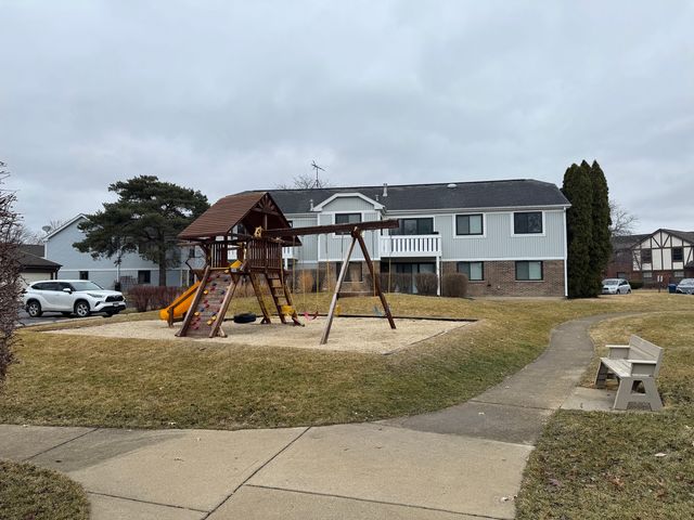 373 Ferndale Court C2, Schaumburg, IL 60193