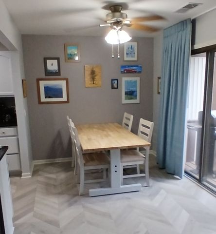 373 Ferndale Court C2, Schaumburg, IL 60193