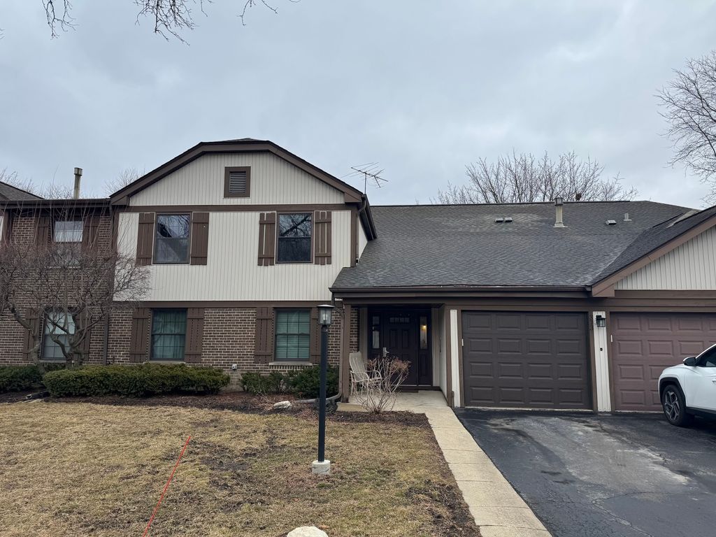 373 Ferndale Court C2, Schaumburg, IL 60193