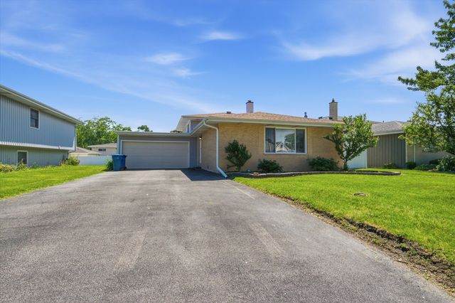 607 N Van Auken Street, Elmhurst, IL 60126
