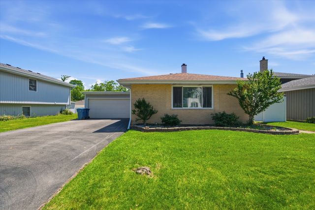 607 N Van Auken Street, Elmhurst, IL 60126