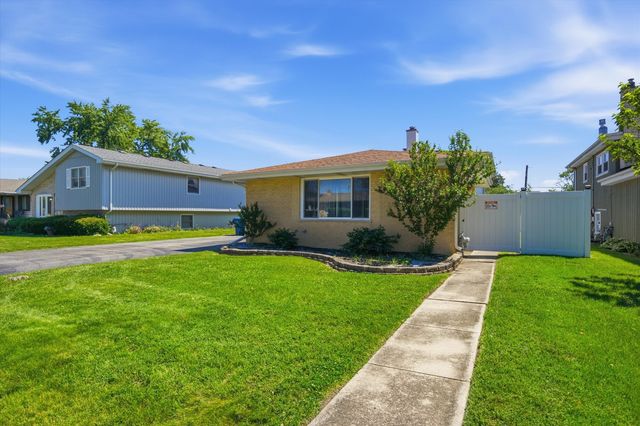 607 N Van Auken Street, Elmhurst, IL 60126