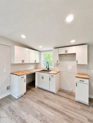 5431 Cardinal Road SW, Ocean Isle Beach, NC 28469