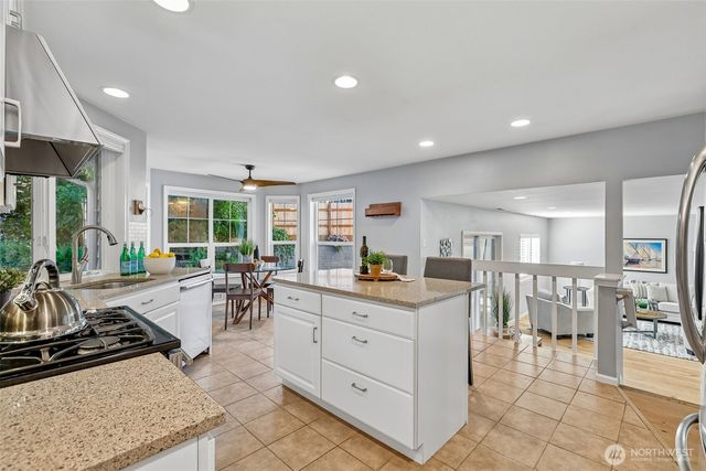 1011 16th Court, Mukilteo, WA 98275