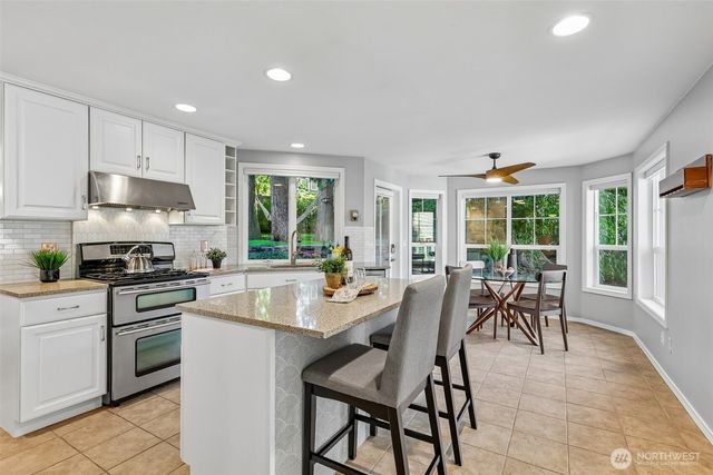 1011 16th Court, Mukilteo, WA 98275