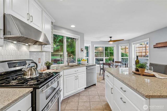 1011 16th Court, Mukilteo, WA 98275
