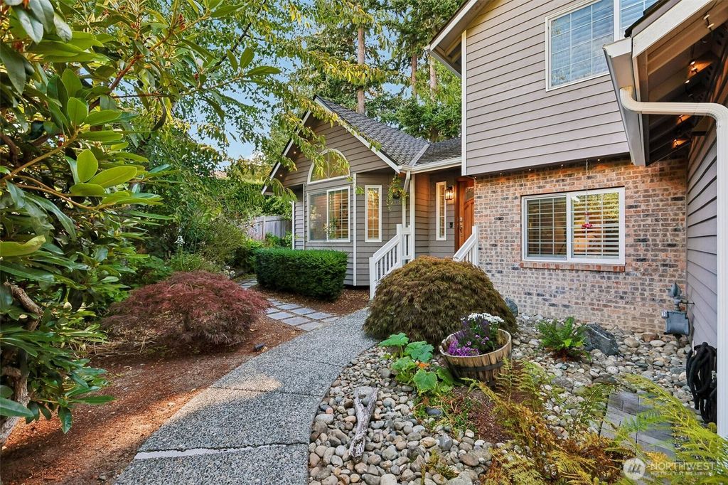 1011 16th Court, Mukilteo, WA 98275