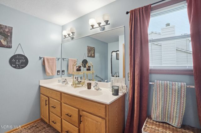 5862 Summer Place Drive, Sylvania, OH 43560