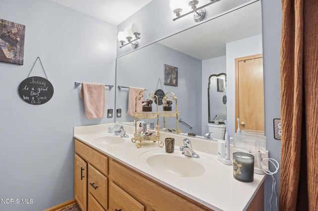 5862 Summer Place Drive, Sylvania, OH 43560