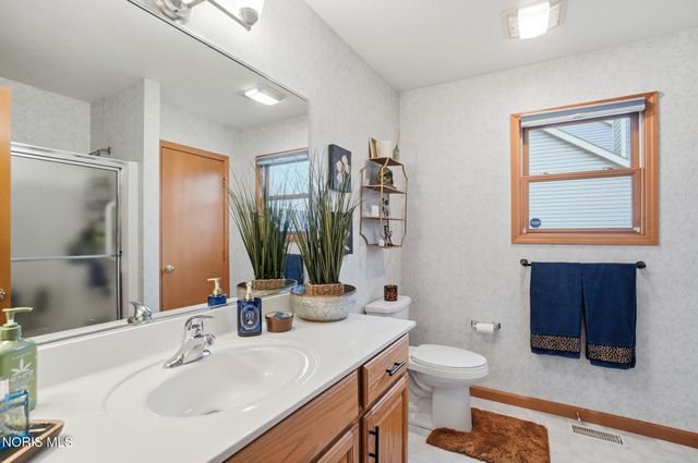 5862 Summer Place Drive, Sylvania, OH 43560