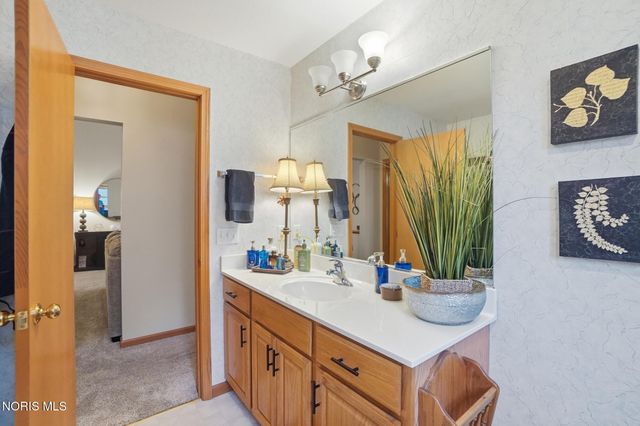 5862 Summer Place Drive, Sylvania, OH 43560