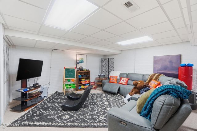 5862 Summer Place Drive, Sylvania, OH 43560