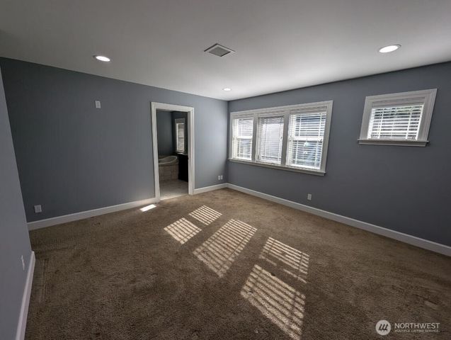 2300 NE Solar View Court, Poulsbo, WA 98370