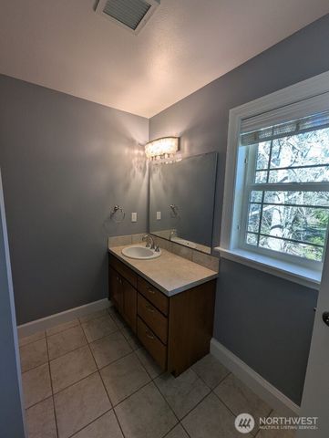 2300 NE Solar View Court, Poulsbo, WA 98370