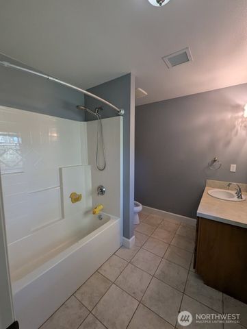 2300 NE Solar View Court, Poulsbo, WA 98370