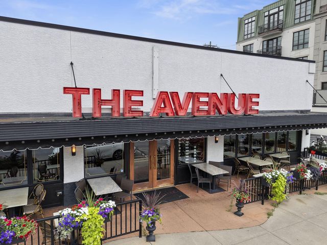 1087 W 3rd Avenue, Columbus, OH 43212