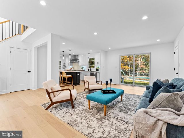 40 E CENTENNIAL DR, Medford, NJ 08055