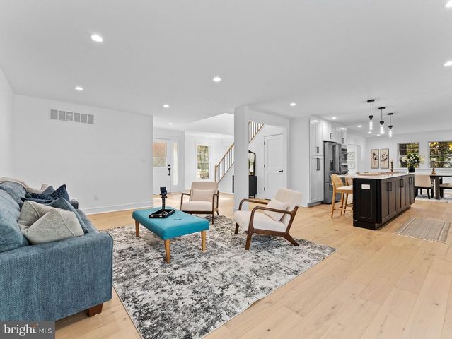 40 E CENTENNIAL DR, Medford, NJ 08055