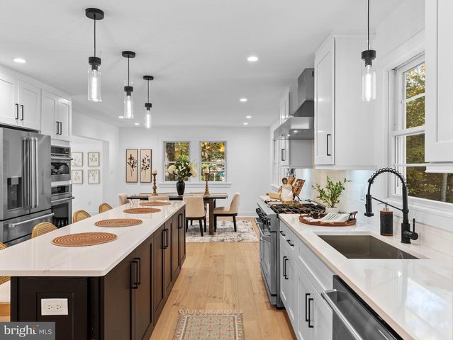 40 E CENTENNIAL DR, Medford, NJ 08055