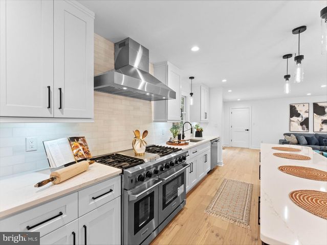 40 E CENTENNIAL DR, Medford, NJ 08055