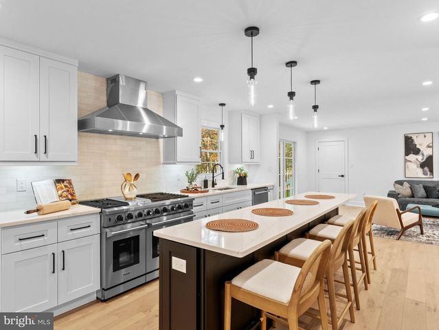 40 E CENTENNIAL DR, Medford, NJ 08055